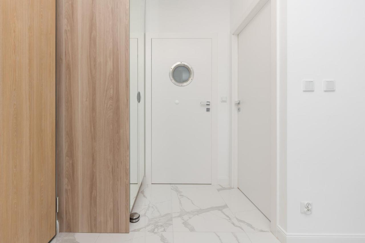 Cosy Apartment On Wola Goleszowska By Noclegi Renters Varsovia Exterior foto